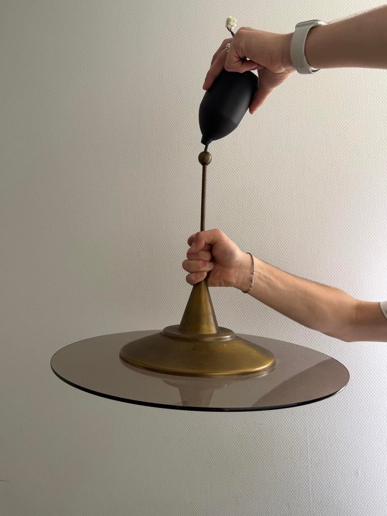 Vintage messing hanglamp brutalist (rookglas en uniek), Ophalen, Gebruikt, Metaal, 50 tot 75 cm