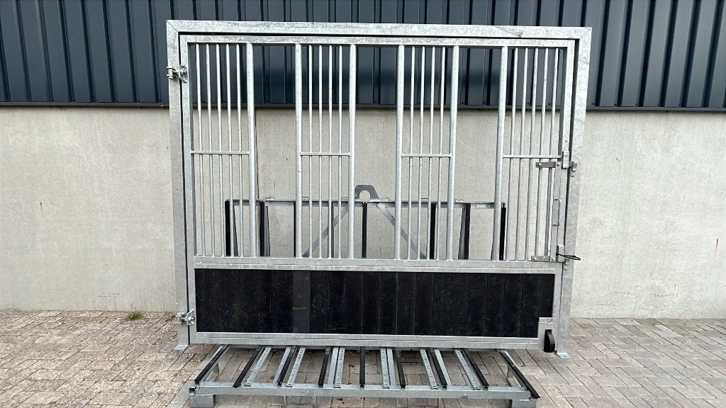 Volledig opendraaibare voerwand | 3000 x 2400 mm, Weidegang, 4 paarden of pony's of meer