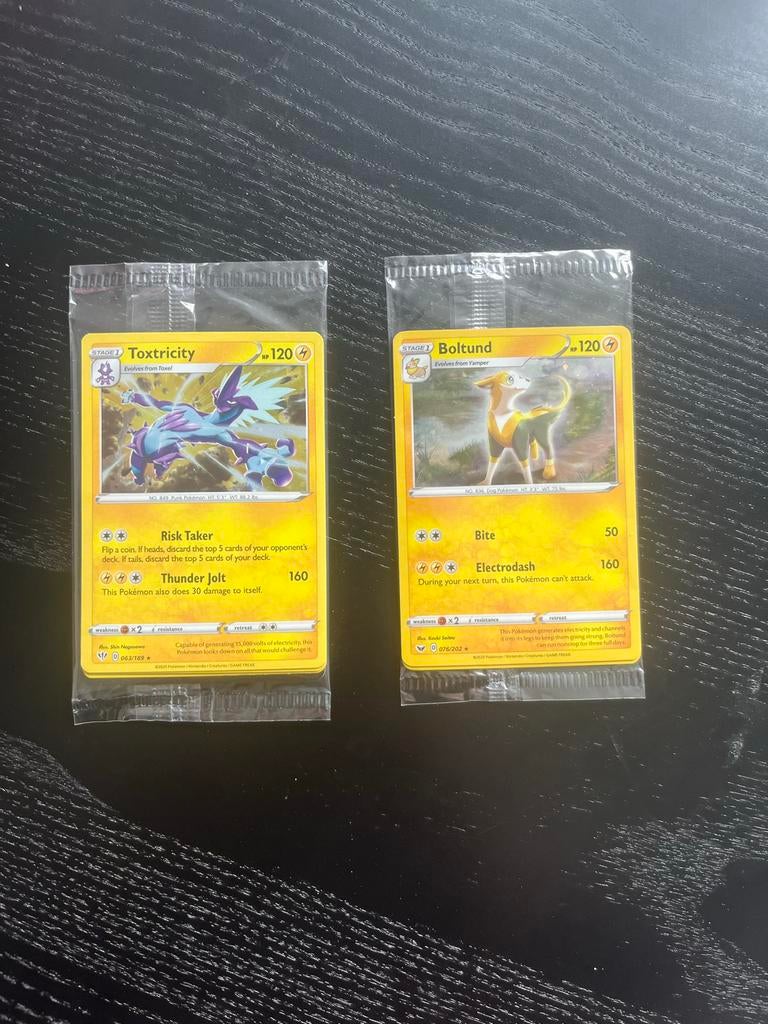 Pokémon TCG Live: Toxtricity & Boltund sealed kaarten, Hobby en Vrije tijd, Verzamelkaartspellen | Pokémon, Ophalen of Verzenden