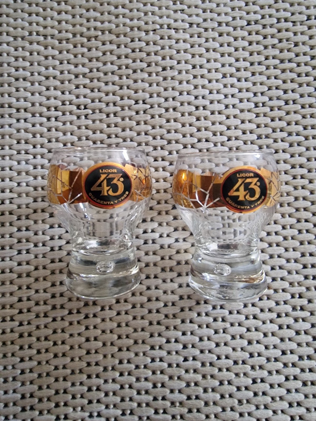 2 Licor 43 glaasjes - zo goed als nieuw, Ophalen, Zo goed als nieuw, Meerkleurig, Overige merken