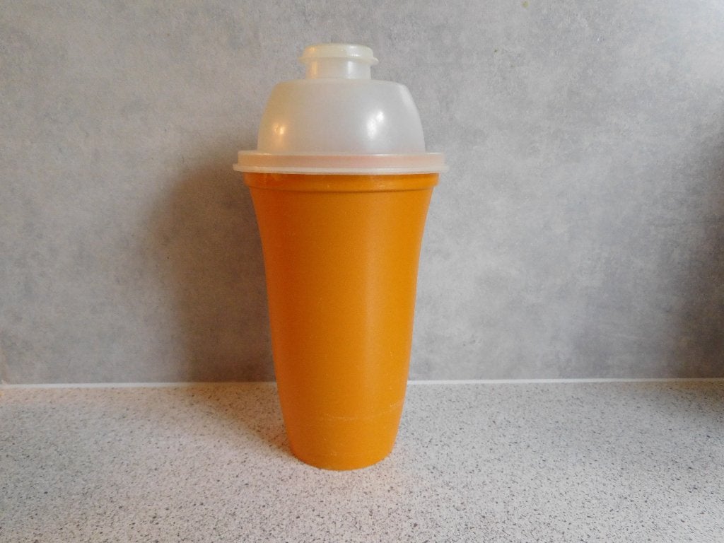 Tupperware Quick Shaker Oranje - 600 ml, Gebruikt, 600 ml, Met deksel, Oranje