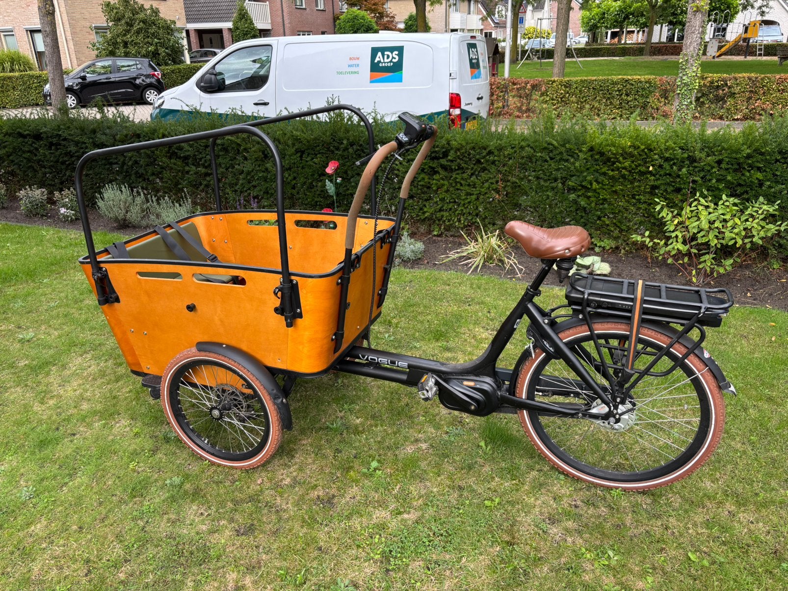 Voque Carry 3 elektronische bakfiets, 4 kinderen of meer, Ophalen of Verzenden, Zo goed als nieuw, Elektrisch