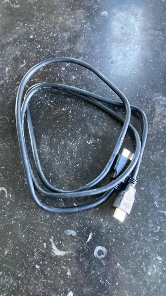 Gratis: HDMI kabel 1 meter, Ophalen, Zo goed als nieuw