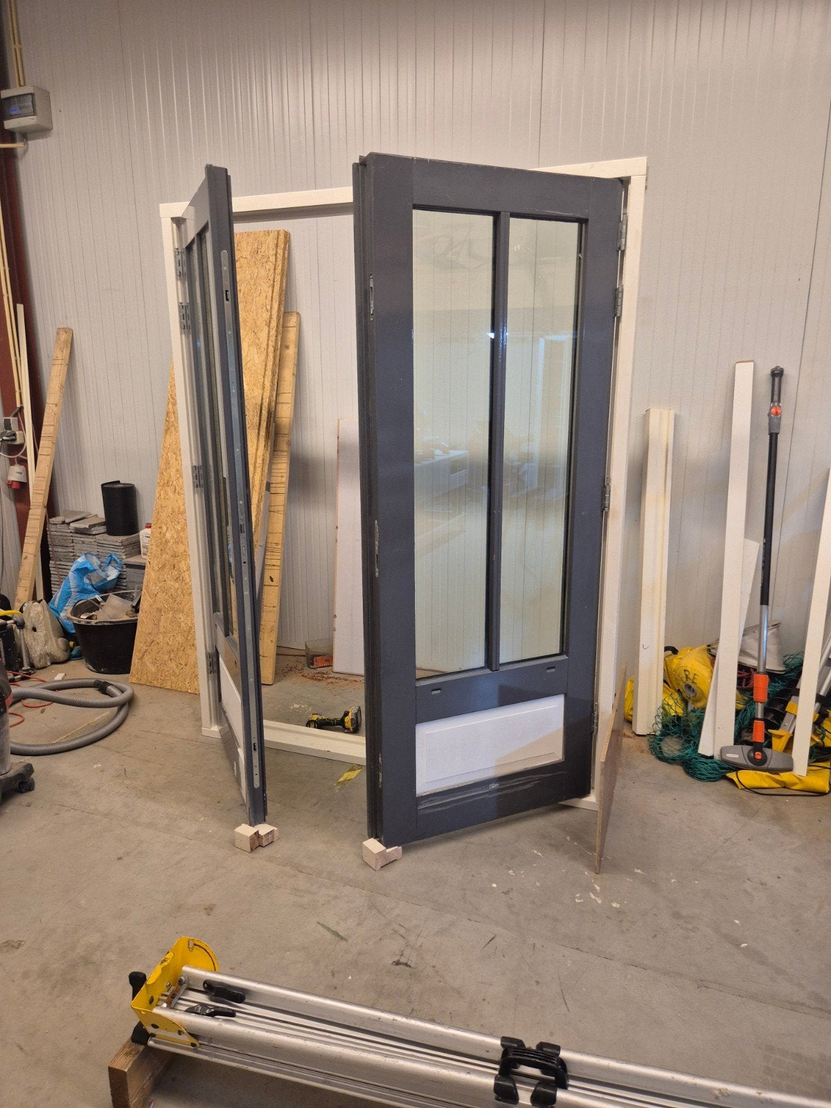 Zwarte openslaande tuindeuren met getint glas (180x224), Ophalen, Gebruikt, Hout, Buitendeur