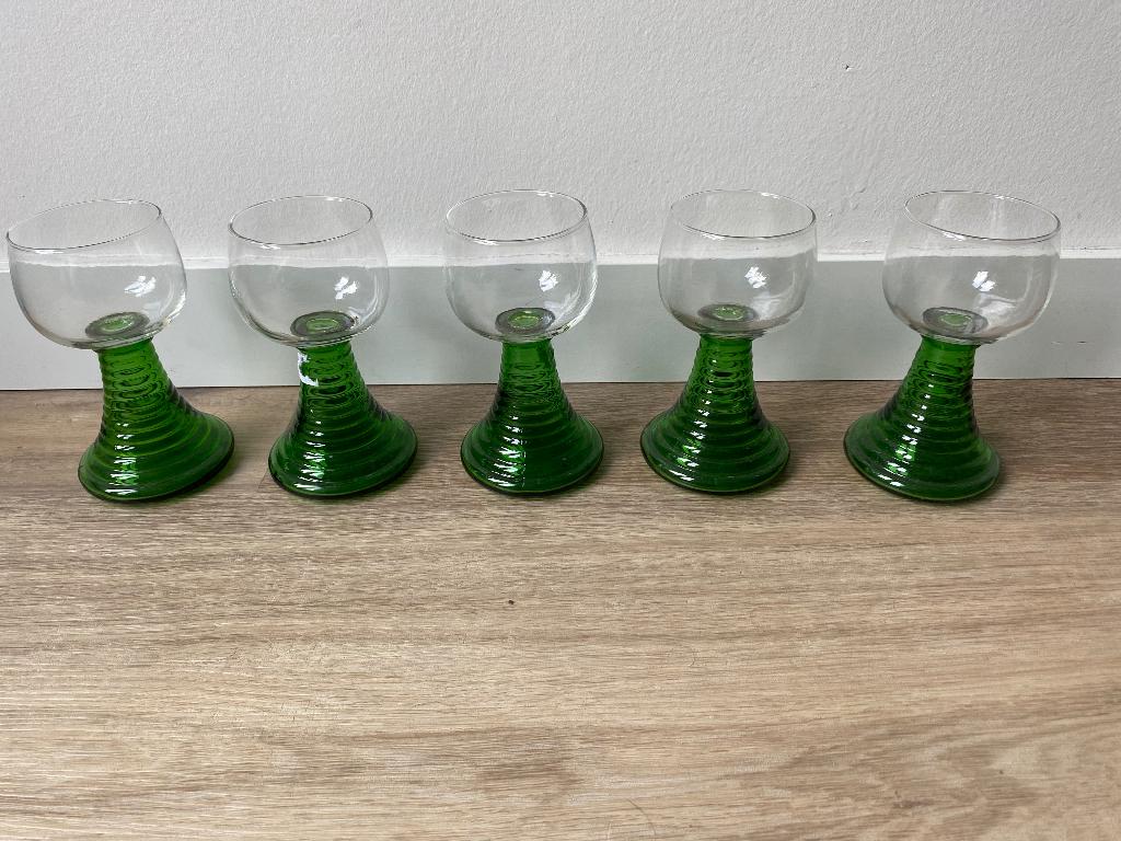 Wijnglazen met groen voetje, Verzamelen, Glas en Borrelglaasjes, Ophalen of Verzenden, Gebruikt, Overige typen