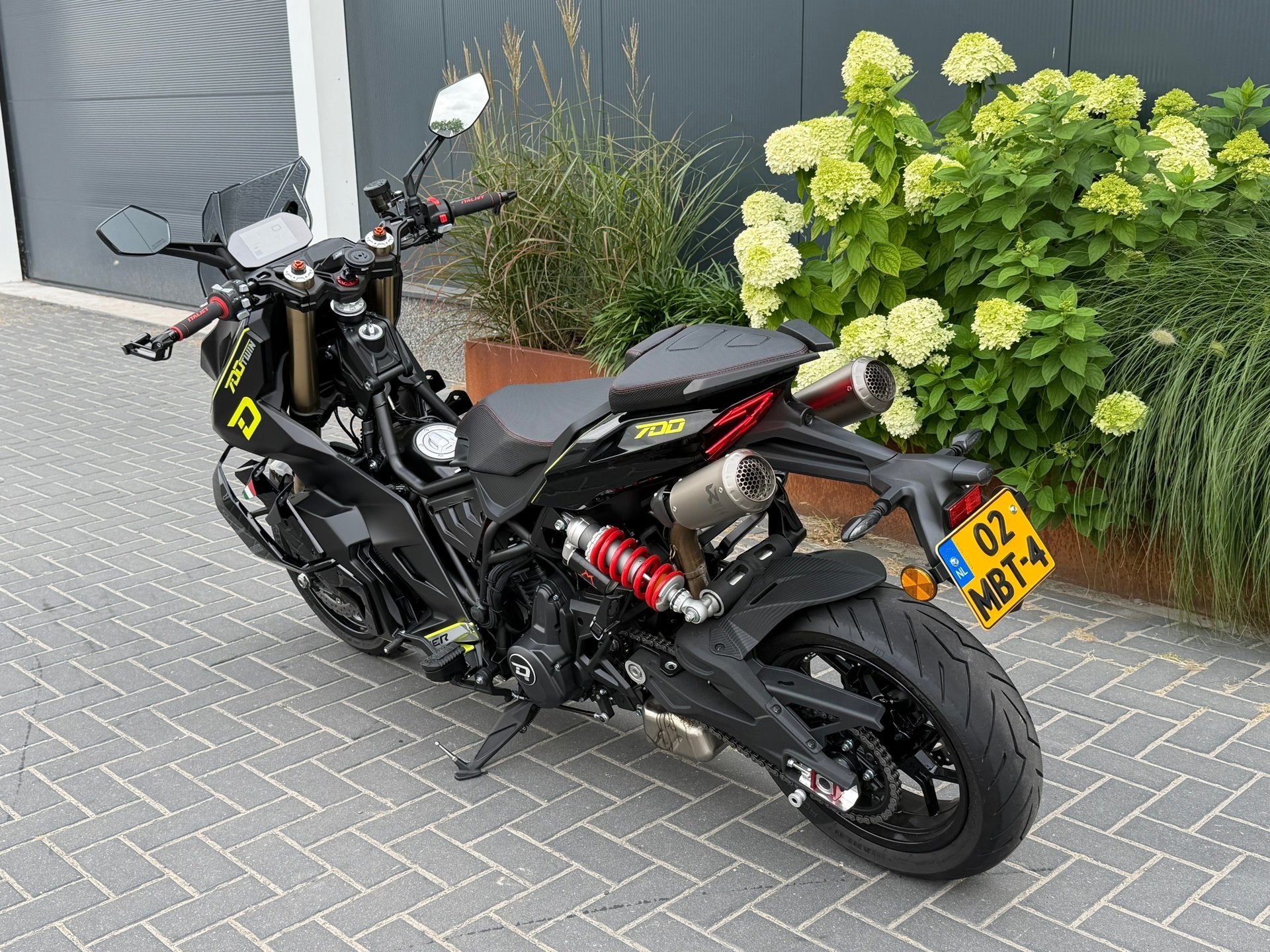 Italjet Scooter Dragster 700 Twin NIEUW 558km CAMERA|AKRAPOV, Motoren, Meer dan 35 kW, Handgeschakeld, 698 cc, ABS