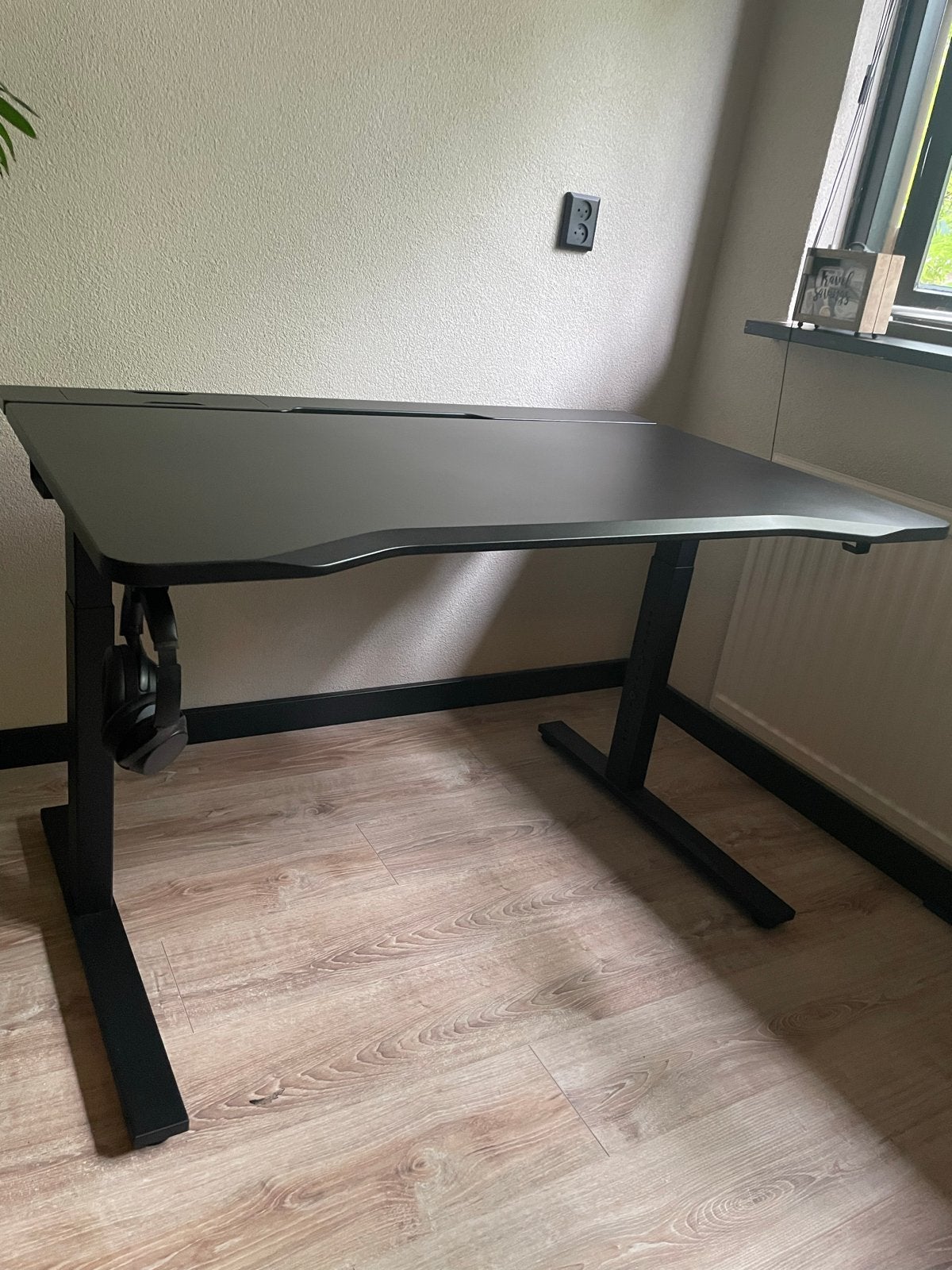 IKEA mittzon bureau - Zwart, in hoogte verstelbaar, Huis en Inrichting, Bureaus, Ophalen, Zwart, Metaal, In hoogte verstelbaar