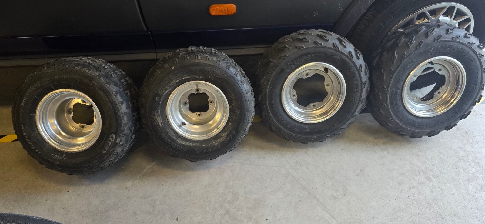 quad banden met en zonder velg yamaha, Ophalen, Gebruikt