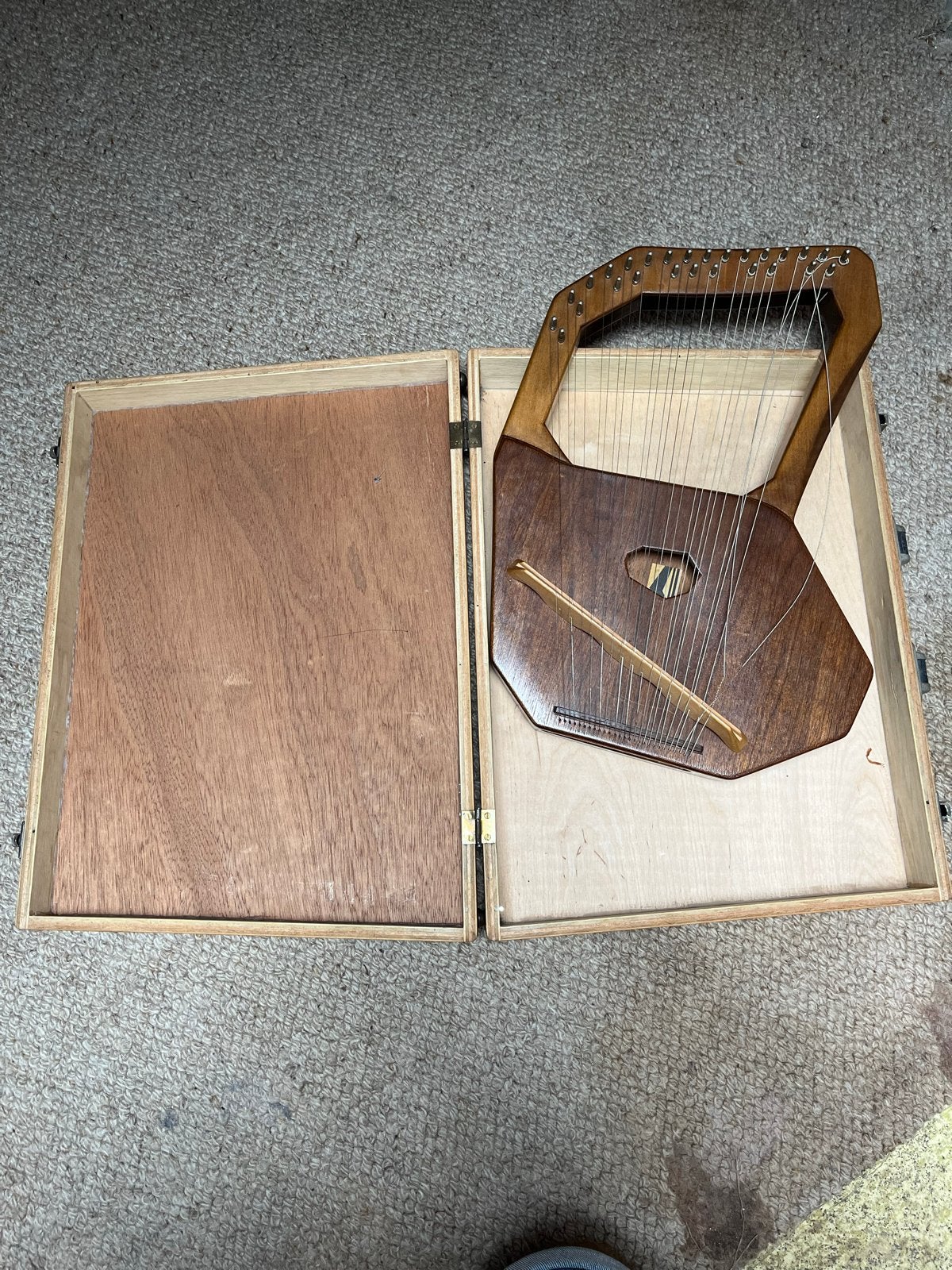 Houten lier met koffer - snaren geknapt, Muziek en Instrumenten, Ophalen of Verzenden, Gebruikt, Overige typen