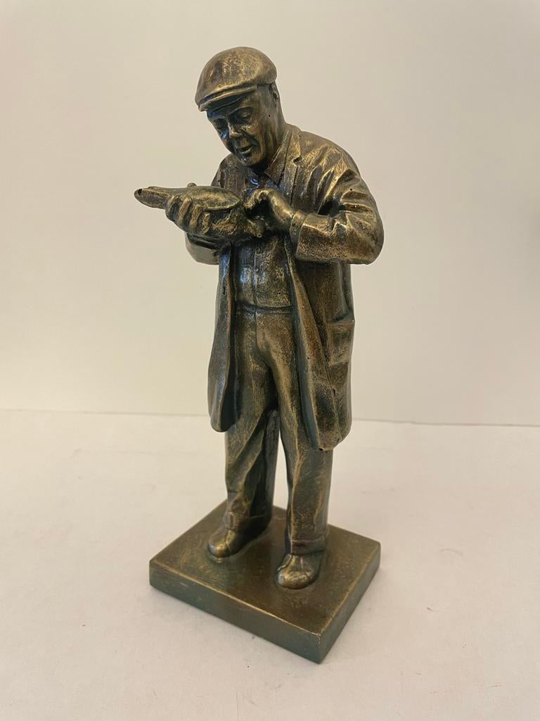 Bronsachtige beeld duivenmelker - 25 cm - Uniek verzamelstuk, Ophalen of Verzenden, 20 - 50 cm, Beeld, Bruin