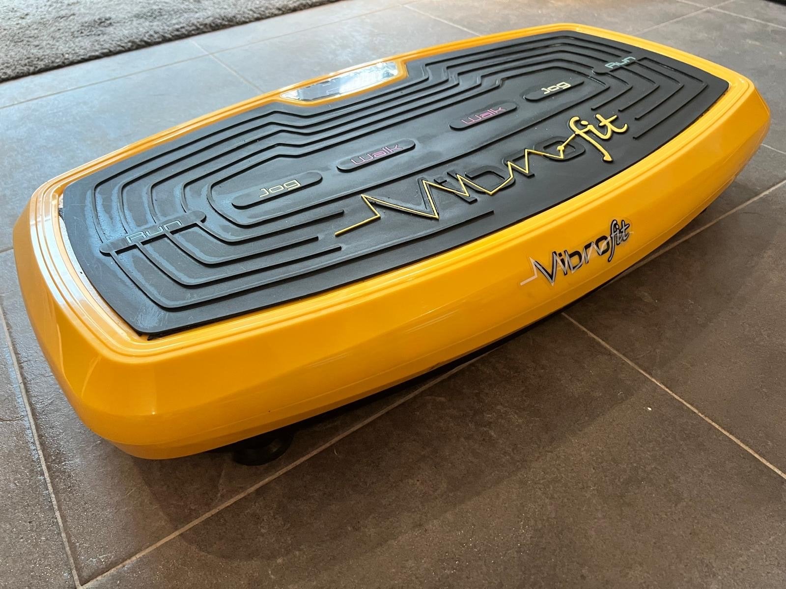 Vibrofit trilplaat - Gele vibratie fitness trainer, Sport en Fitness, Fitnessmaterialen, Ophalen, Zo goed als nieuw, Armen, Overige typen