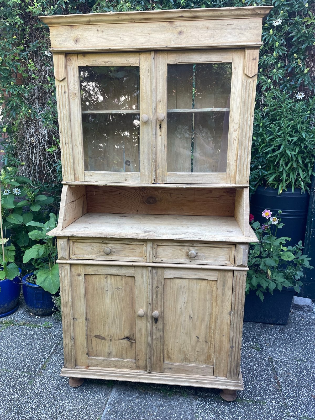 Grenen buffetkast met vitrine en lades, Antiek en Kunst, Antiek | Meubels | Kasten, Ophalen