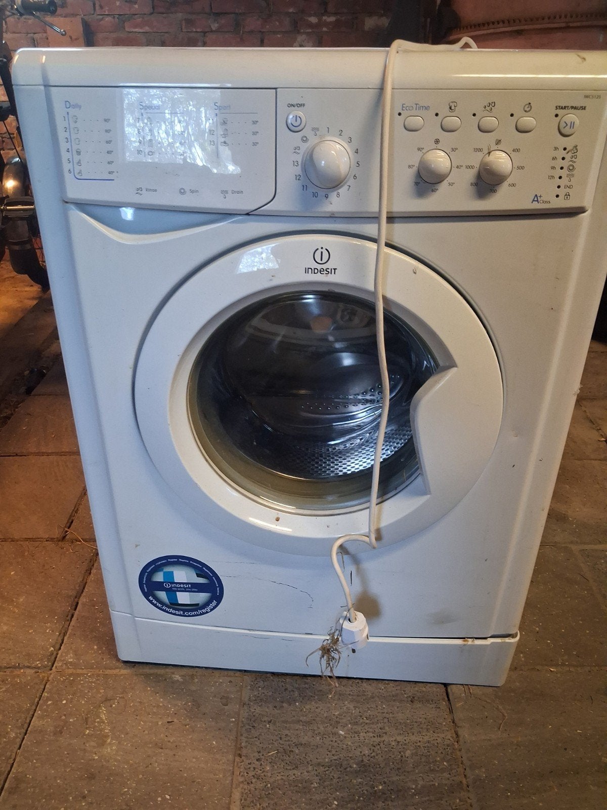 goede wasmachine. Indesit, 6 tot 8 kg, Ophalen, 1200 tot 1600 toeren, 85 tot 90 cm