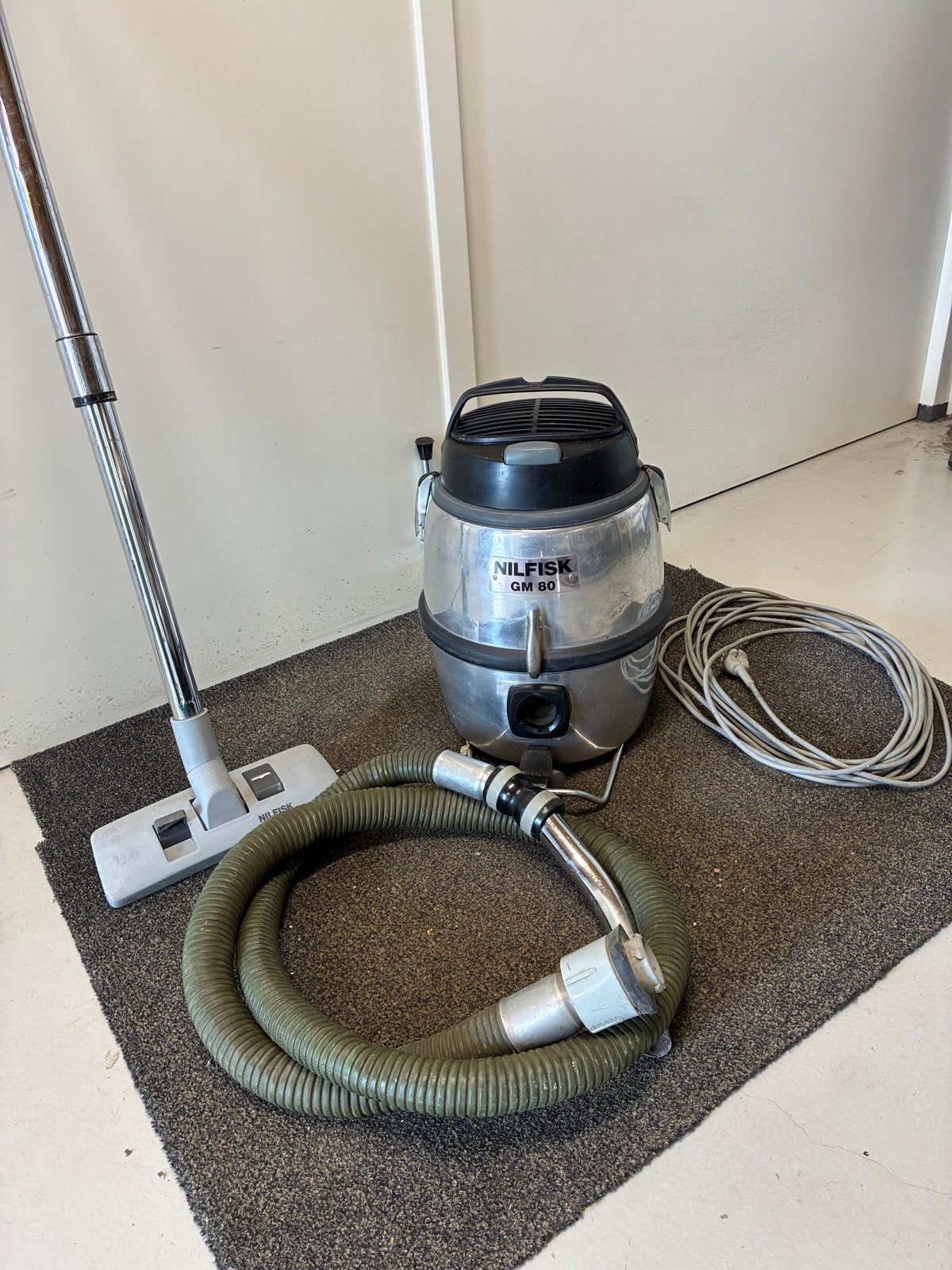Nilfisk Speciale Editie Stofzuiger 1200W, Stofzak, Overige merken, Gebruikt, Ophalen of Verzenden