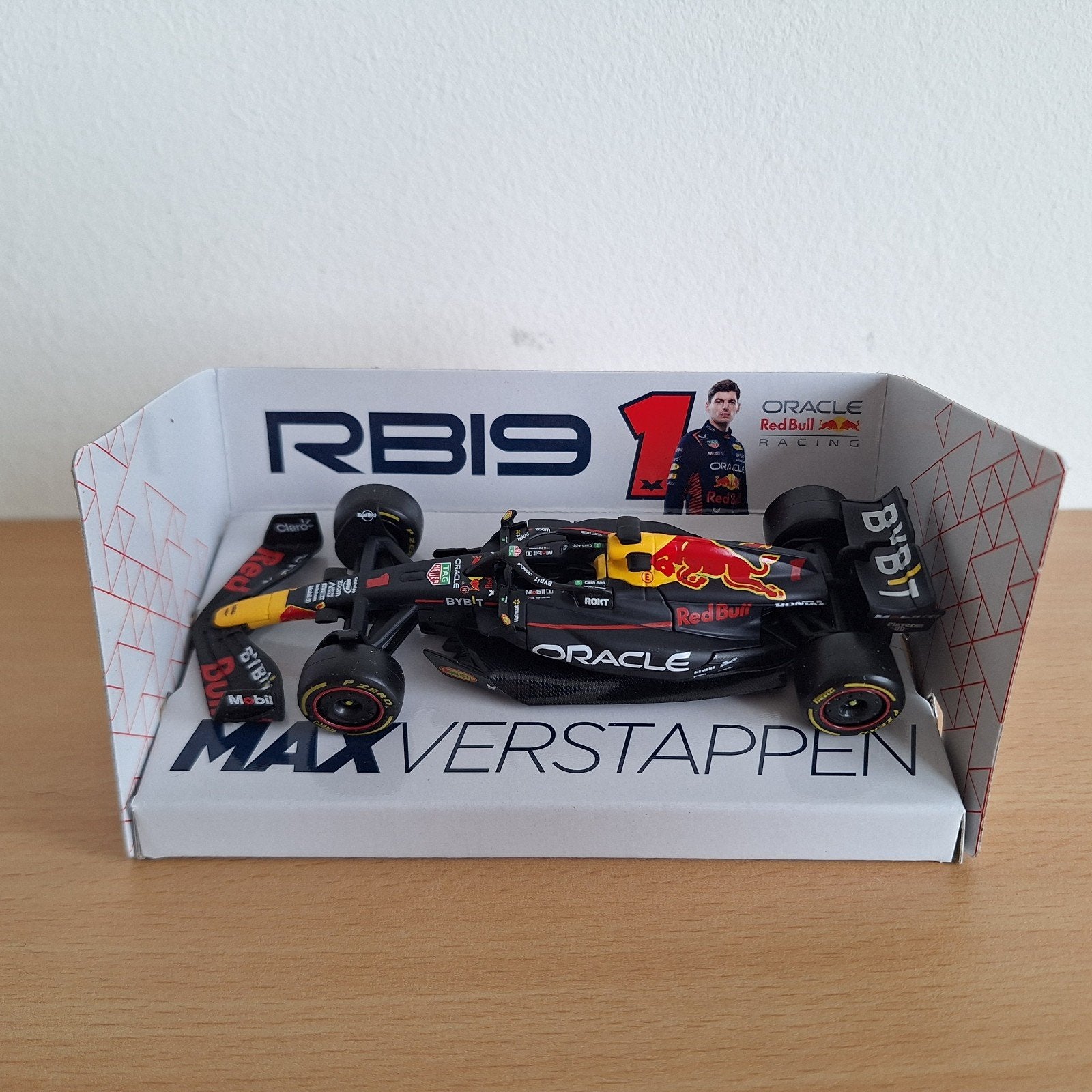 te koop Burago Red Bull RB19 Max Verstappen, Ophalen of Verzenden, Nieuw, Auto, Overige merken