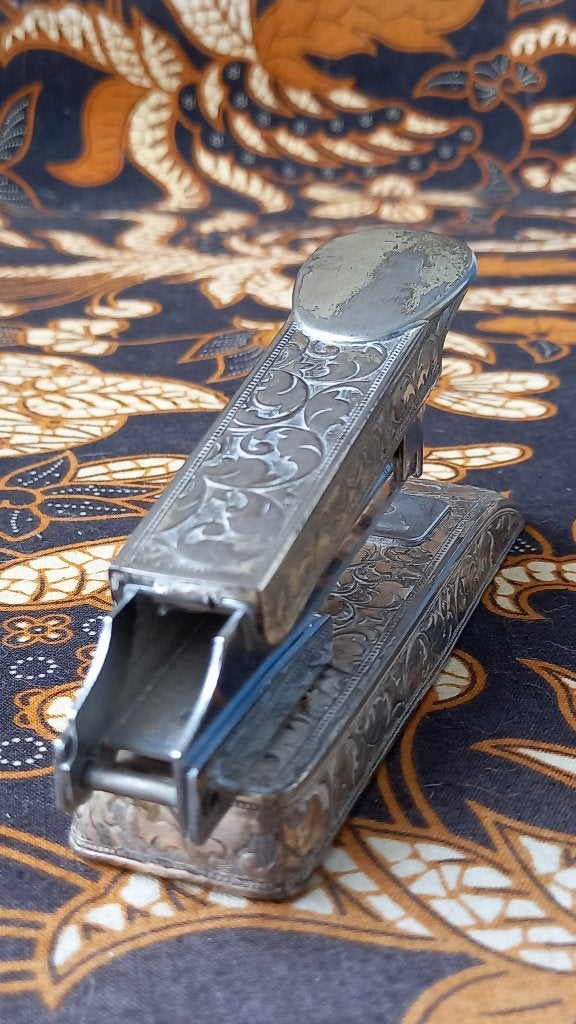 Mooie oude stapler of nietmachine uit Engeland 14 cm., Ophalen of Verzenden