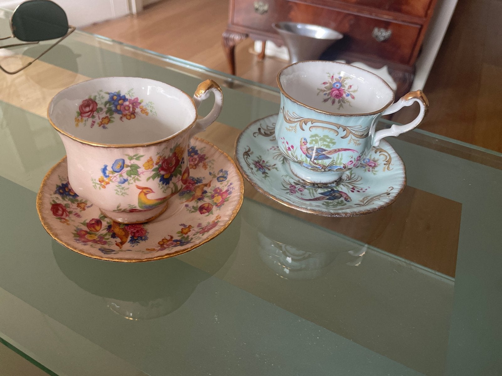 Paragon Gainsborough Theekopjes - Set van 2 verschillende, Antiek en Kunst, Ophalen of Verzenden