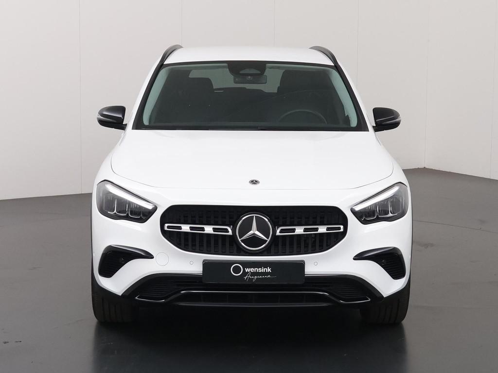Mercedes-Benz GLA-klasse 250 e Luxury Line | Night pakket |, Stof, 16 kWh, Parkeerassistent, Wit