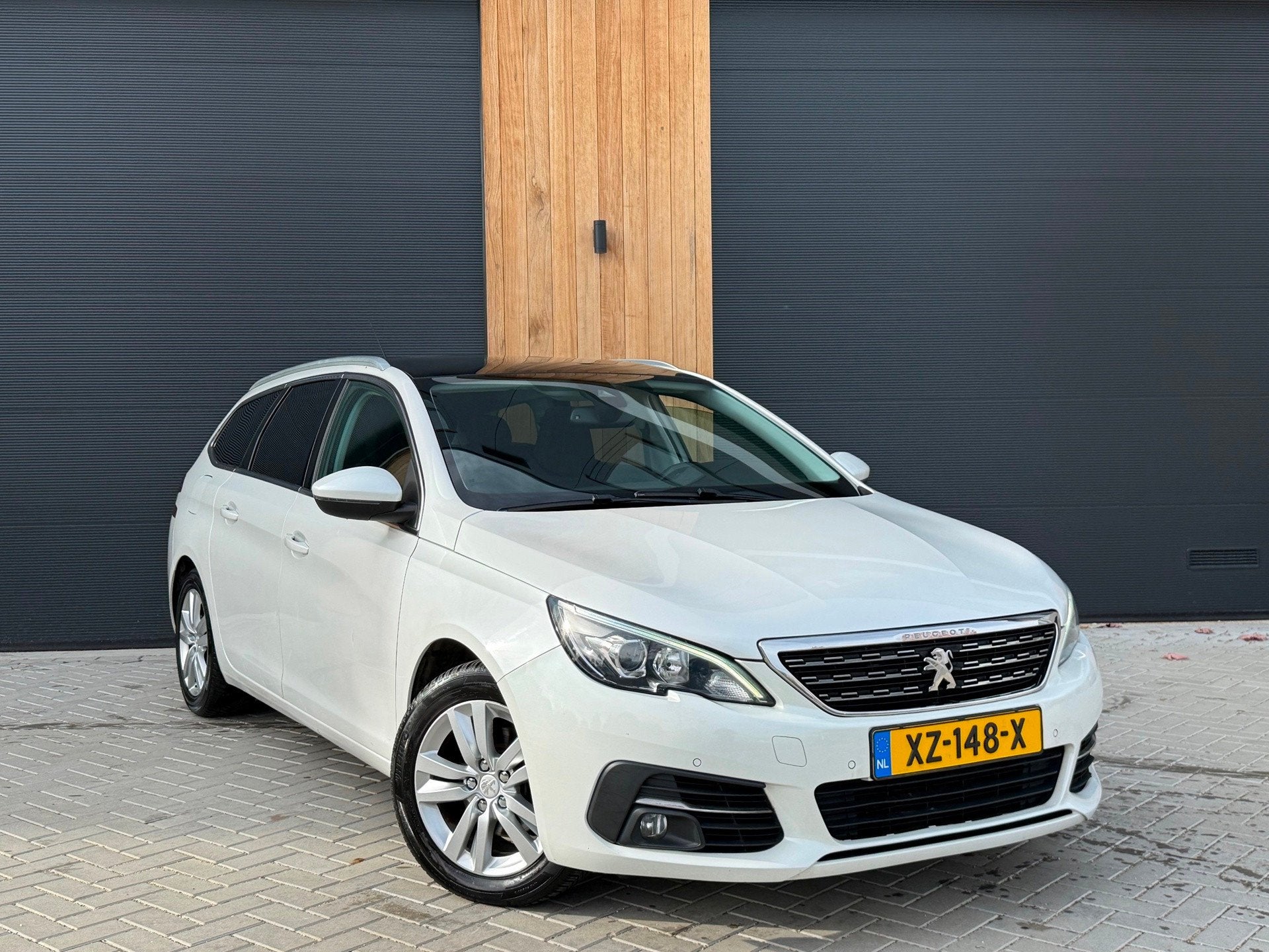 Peugeot 308 SW 1.5 BlueHDi Premium (bj 2019) AUTOMAAT/NAVI/I, Auto's, Dealer onderhouden, Stof, Gebruikt, 4 cilinders
