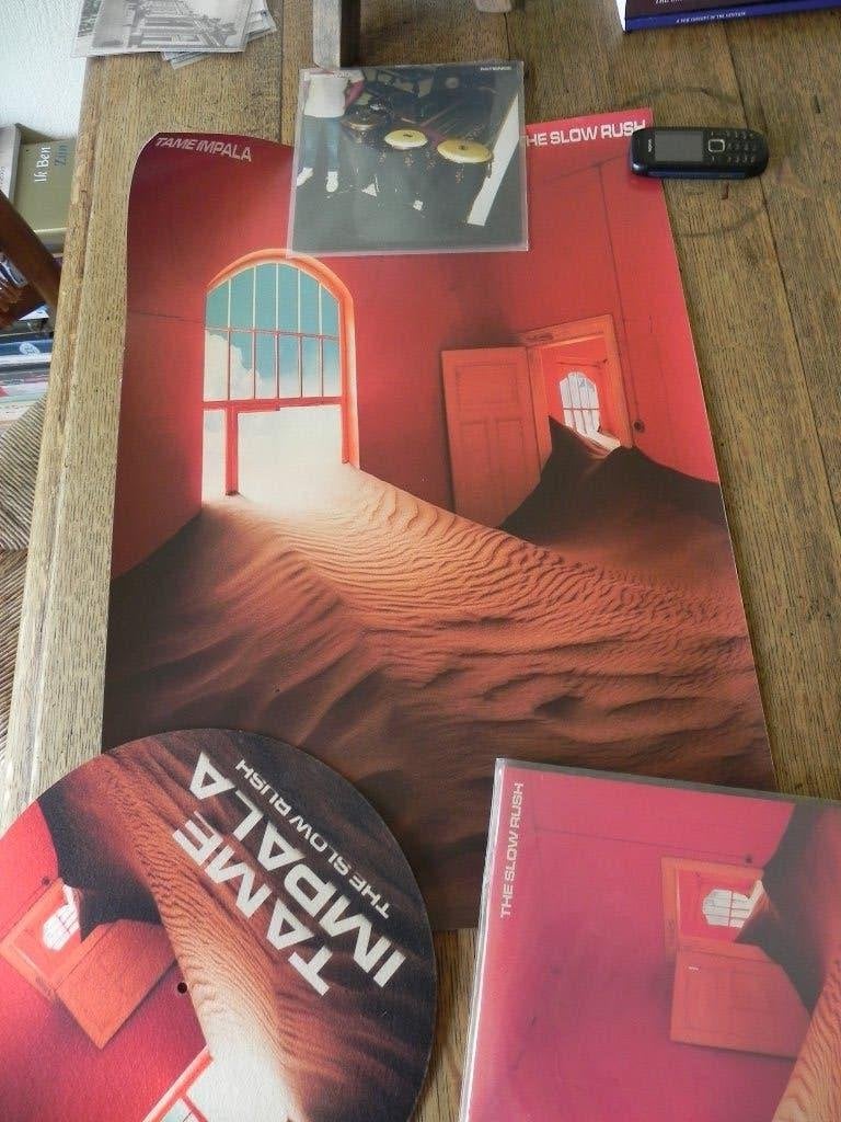 Tame Impala - The Slow Rush (vinyl+single+poster,+vinylmat), Ophalen of Verzenden, Zo goed als nieuw, Overige formaten