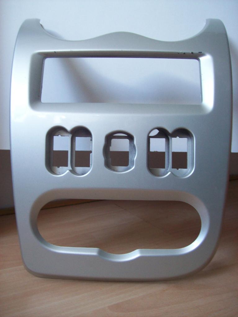 Dacia Logan MCV 2011 autoradio standard front panel fascia, Ophalen of Verzenden, Gebruikt, Dacia