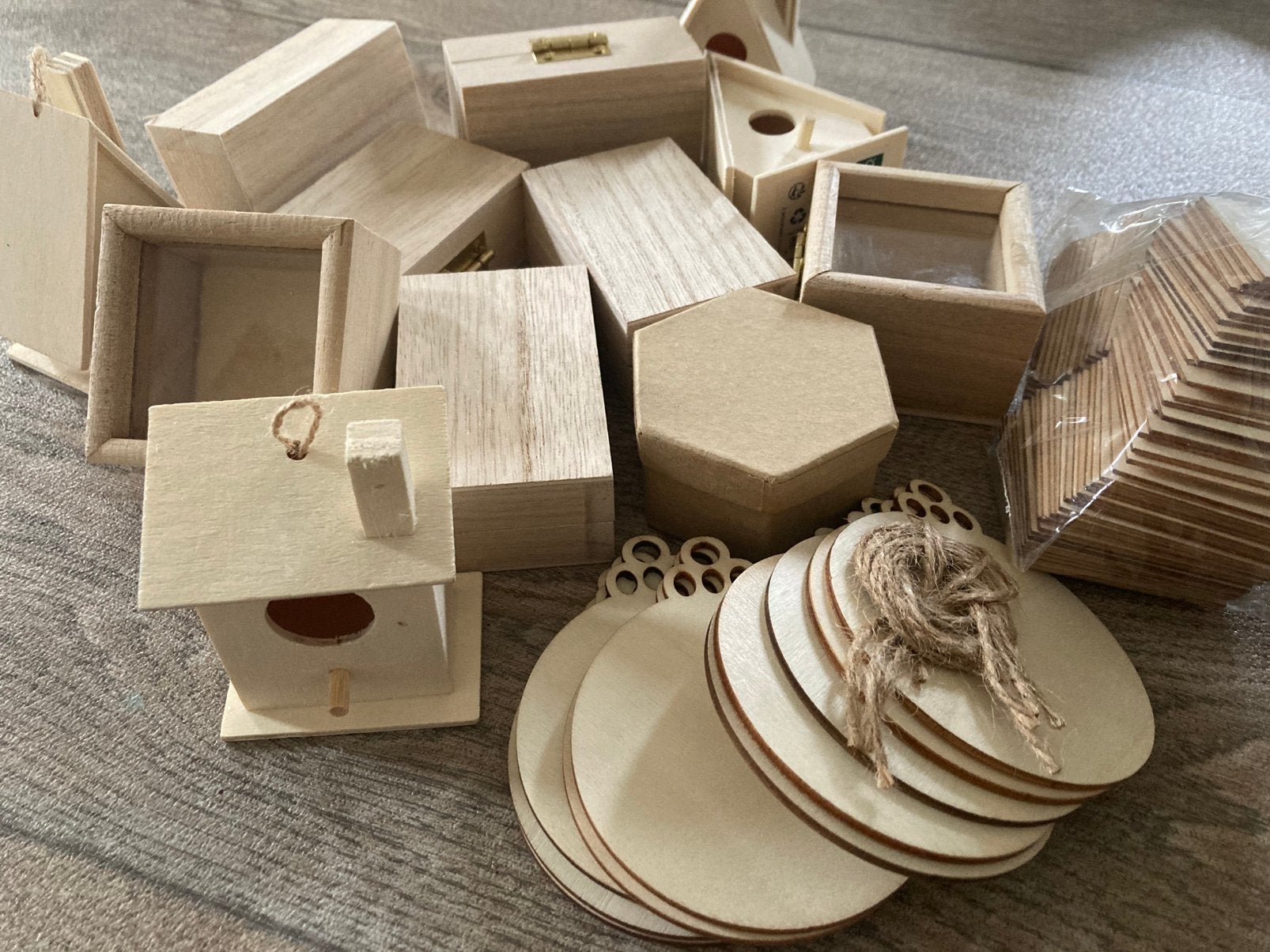 Leuke set houten deco knutselen, Hobby en Vrije tijd, Ophalen of Verzenden, Zo goed als nieuw