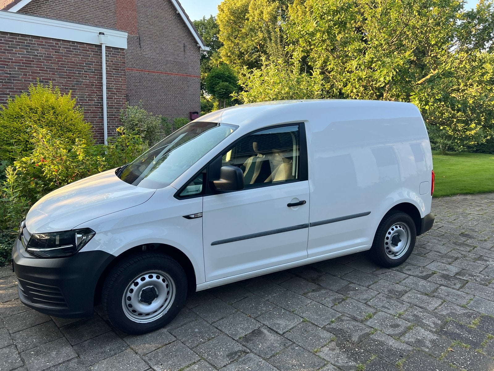Volkswagen Caddy 2.0 TDI Bluemotion L1h1 102pk 2018, Auto's, 4 cilinders, Volkswagen, Wit, Onderhoudsboekje