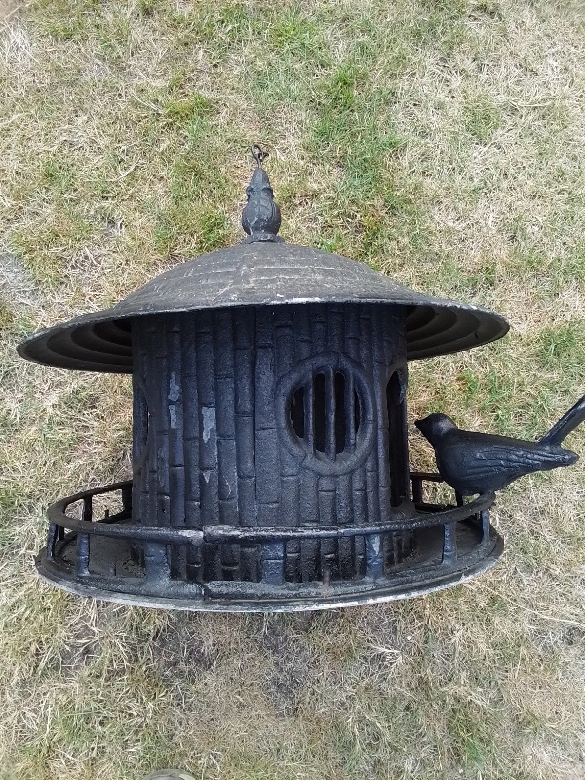 15575) mooi groot metalen vogel voeder huisje /hotel, Ophalen of Verzenden