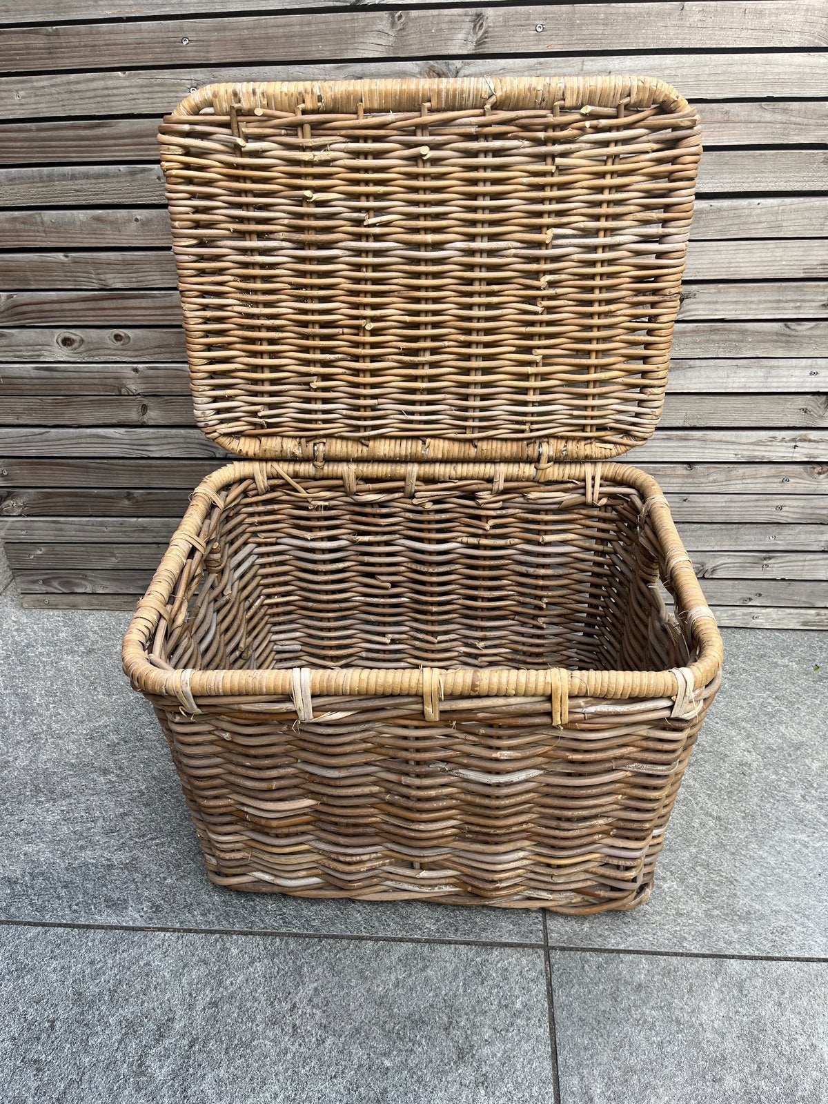 Grote rotan houtmand met deksel, Ophalen, Gebruikt, Met deksel, Mand