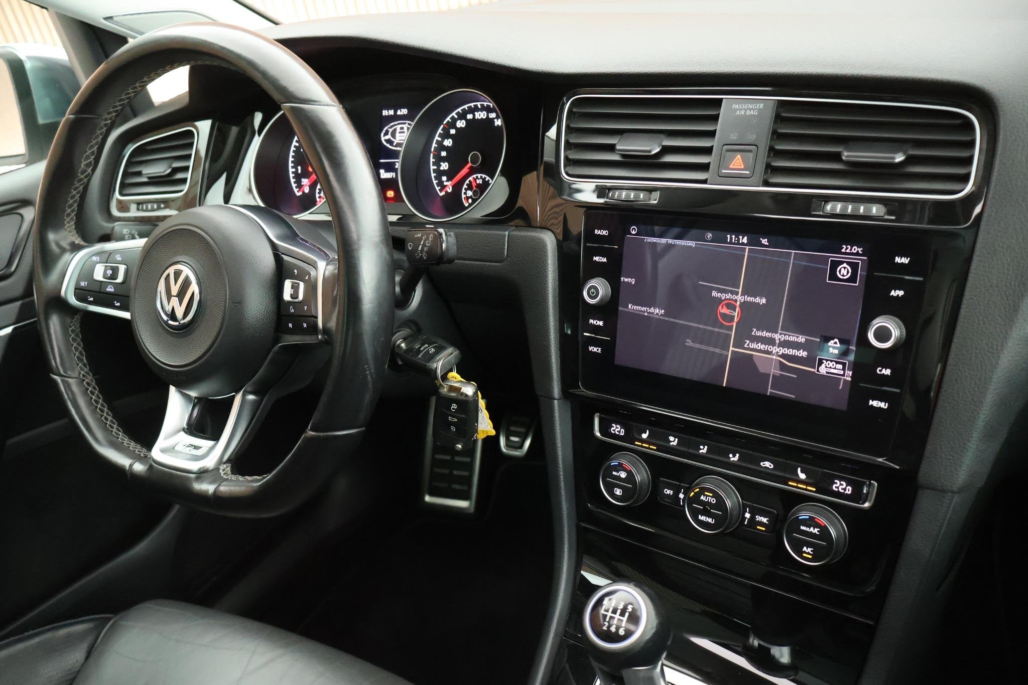 Volkswagen Golf 1.5 TSI 150pk 2x R-Line Panoramadak Dynaudio, Voorwielaandrijving, Euro 6, 4 cilinders, 150 pk