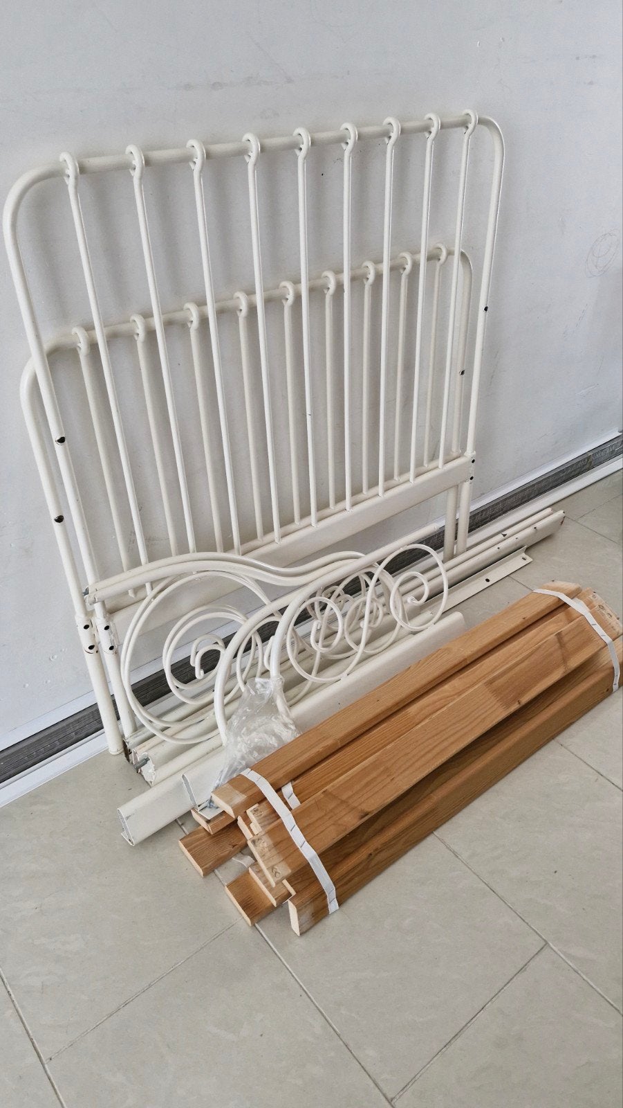 IKEA bedframe wit met lattenbodem, Ophalen, Gebruikt, Eenpersoons, Wit