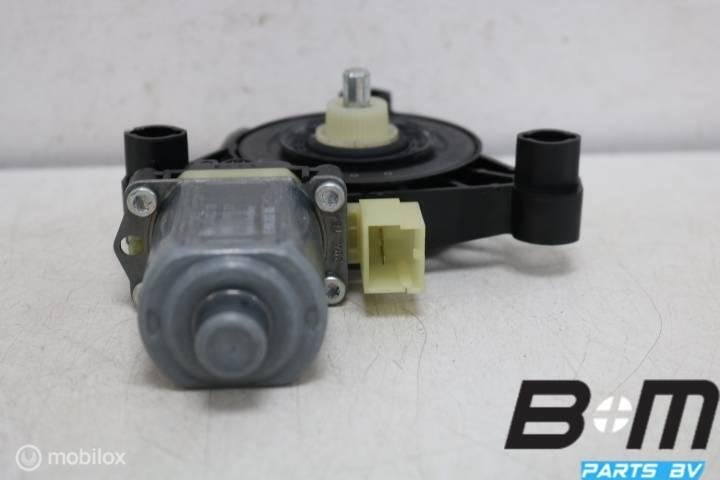 Raammotor linksvoor VW Tiguan 5NA 5Q0959802B, Gebruikt