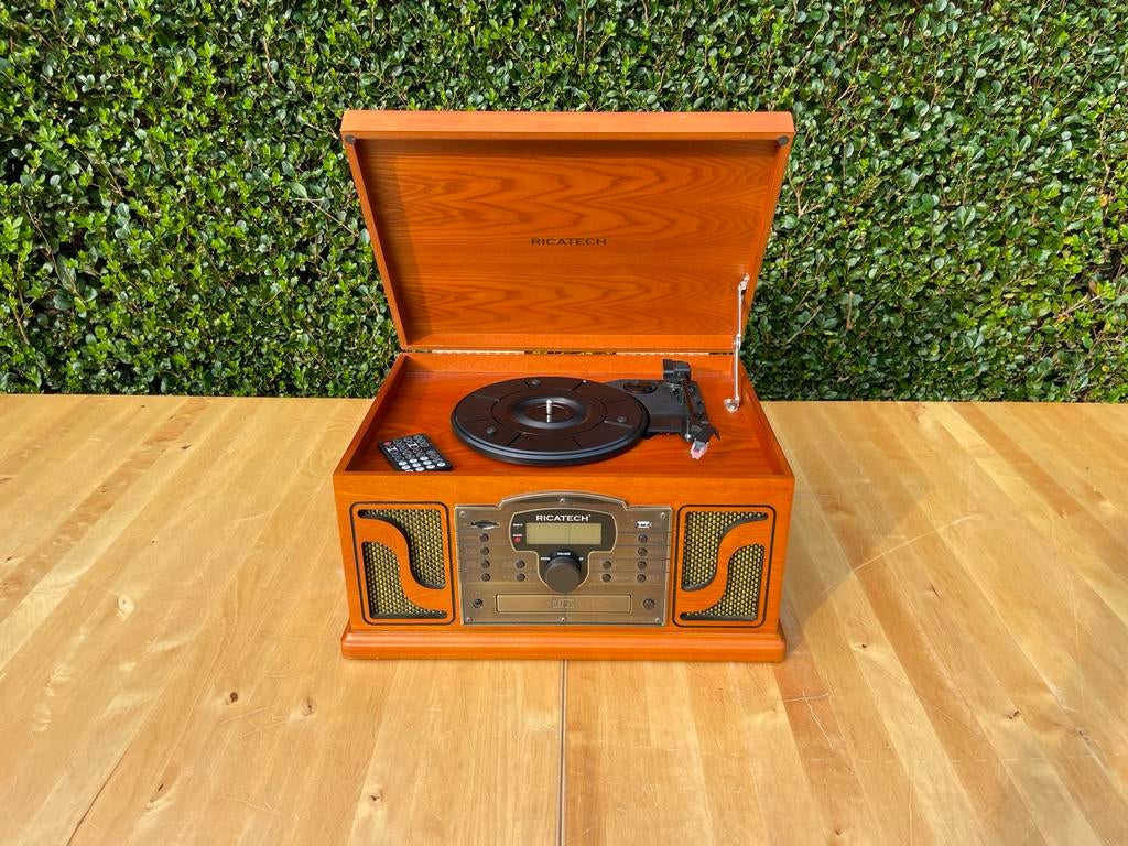 Ricatech Platenspeler met CD, Radio, USB en Afstandsbedienin, Zo goed als nieuw, USB-aansluiting, Platenspeler, Ophalen