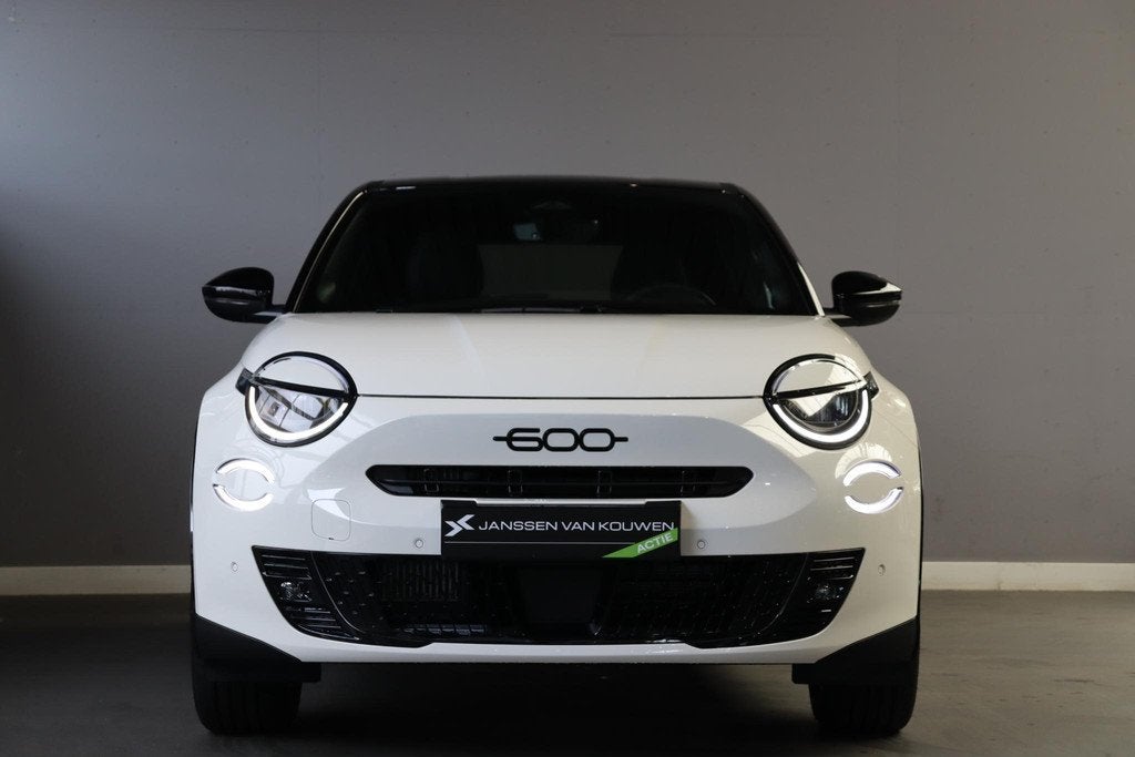 Fiat 600 1.2 Hybrid Sport 145PK / 2+6 Jaar Garantie / Voorra, Auto's, Fiat, Euro 6, 1199 cc, 620 kg, Wit