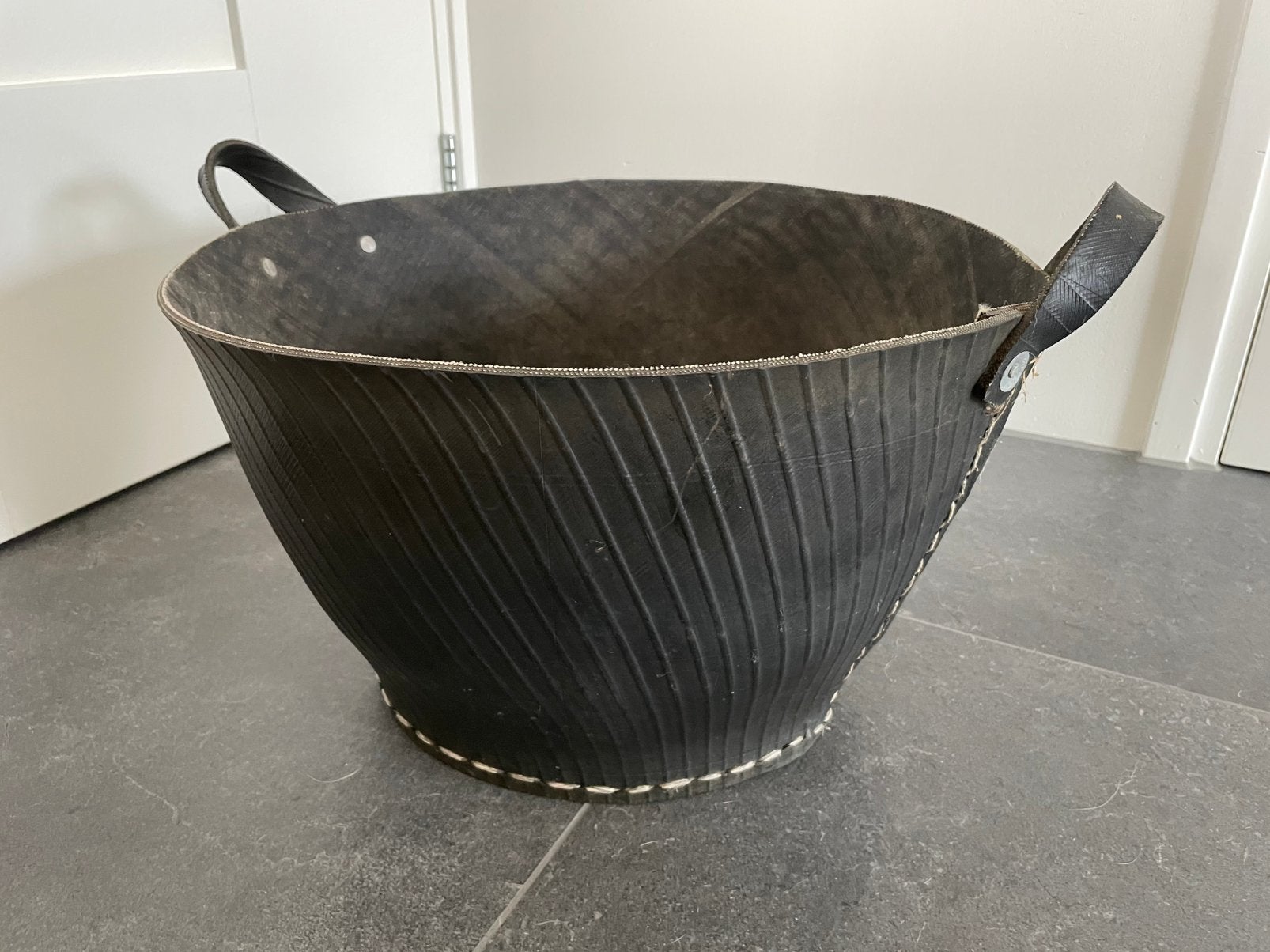Rubberen mand voor bijvoorbeeld hout, Ophalen, Overige materialen, Met handvatten, Gebruikt