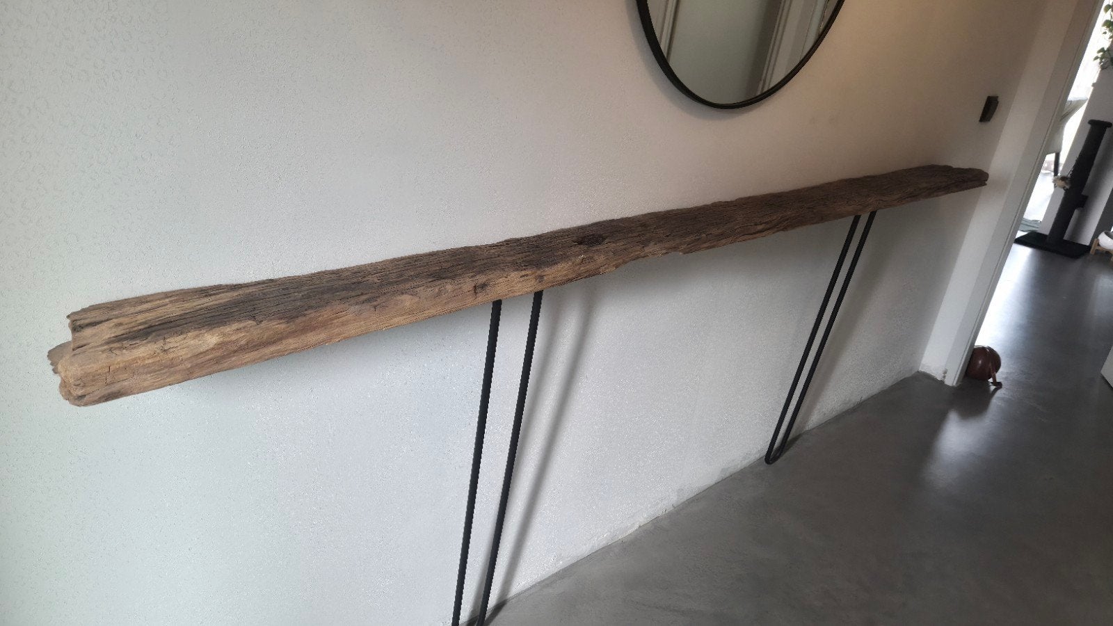 Rustieke houten wand wagonplankl met metalen poten, Huis en Inrichting, Tafels | Eettafels, Minder dan 50 cm, Gebruikt, Rechthoekig