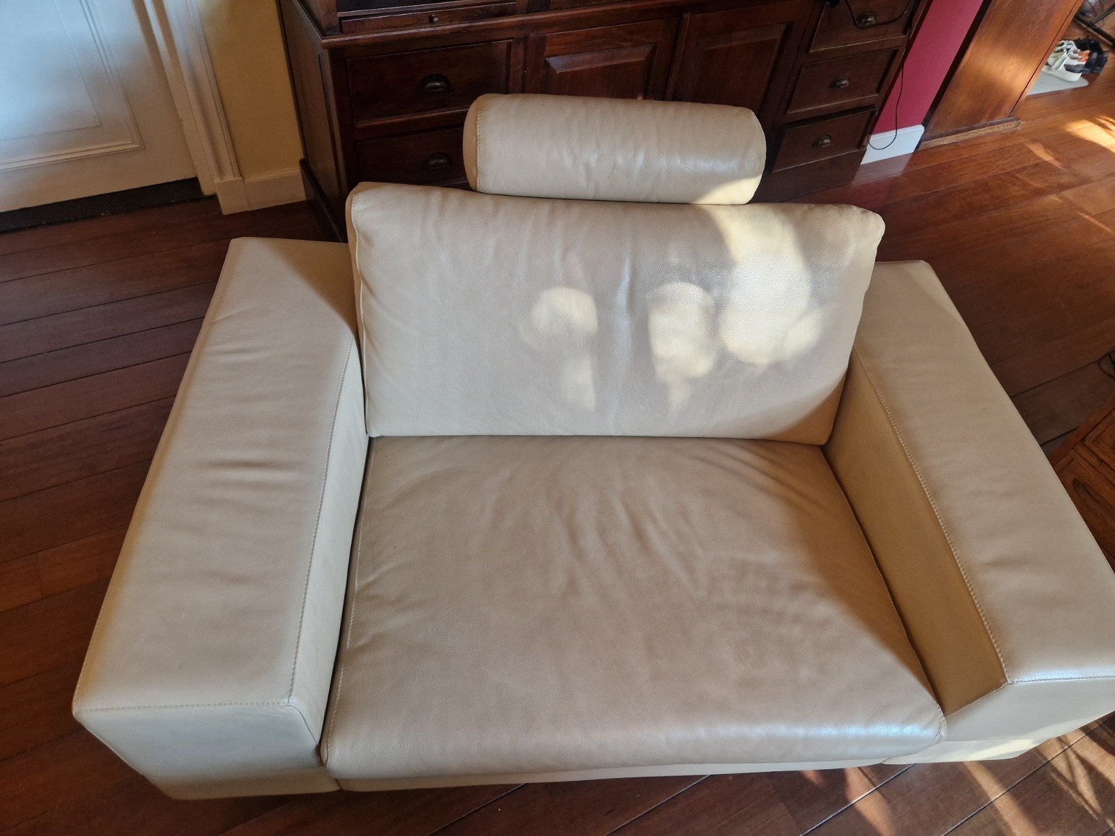 Loveseat / Bankje Beige Leer, Zo Goed als, Ophalen, Tweepersoons, 75 tot 100 cm, Zo goed als nieuw