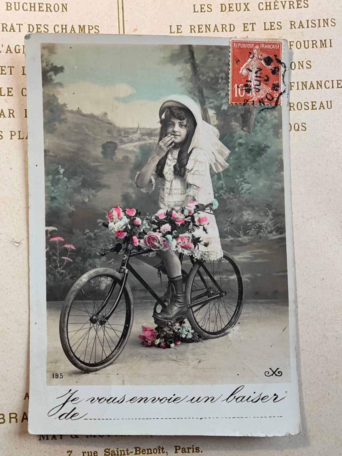 1910 Meisje met lang haar op fiets (LE), Ophalen of Verzenden, Voor 1920, Gelopen, Kinderen