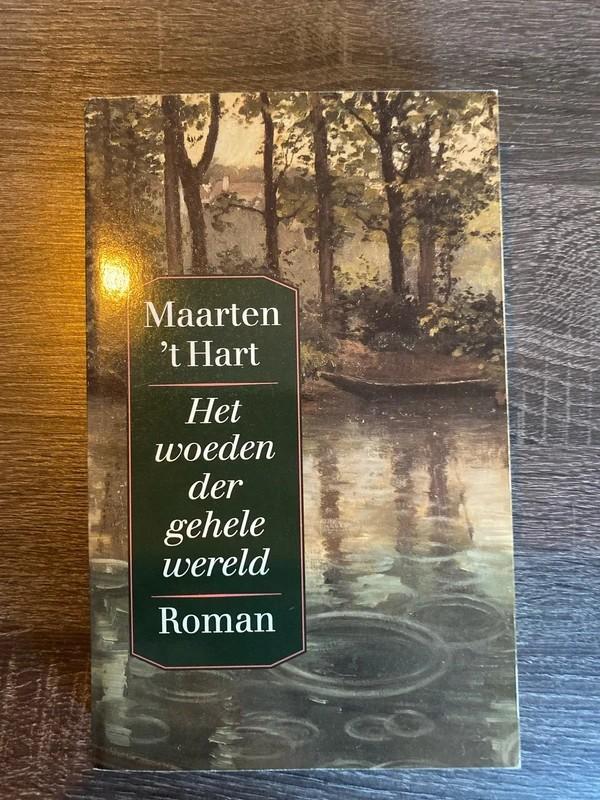 Maarten 't Hart - Het woeden der gehele wereld, Ophalen of Verzenden, Gelezen, Maarten 't Hart, Nederland