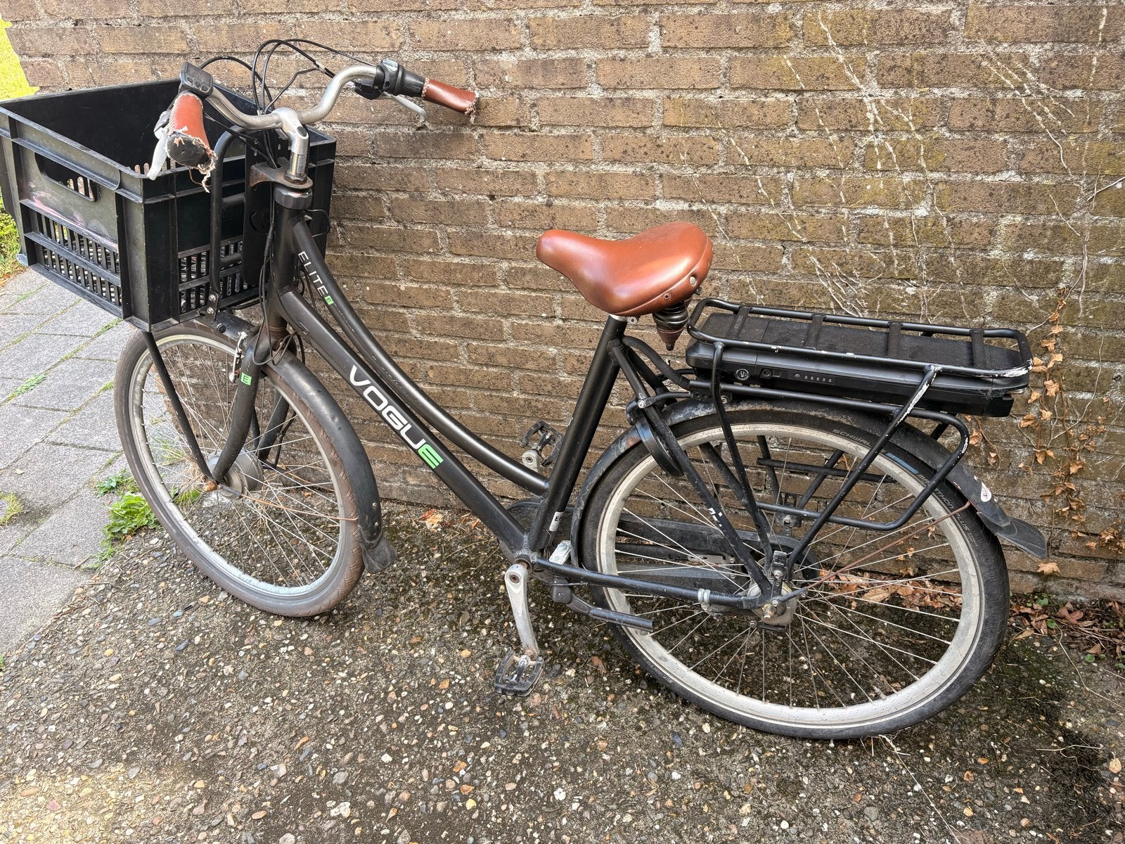 Vogue Elite elektrische fiets met voordrager en krat, Gebruikt, 51 tot 55 cm, 30 tot 50 km per accu, Ophalen