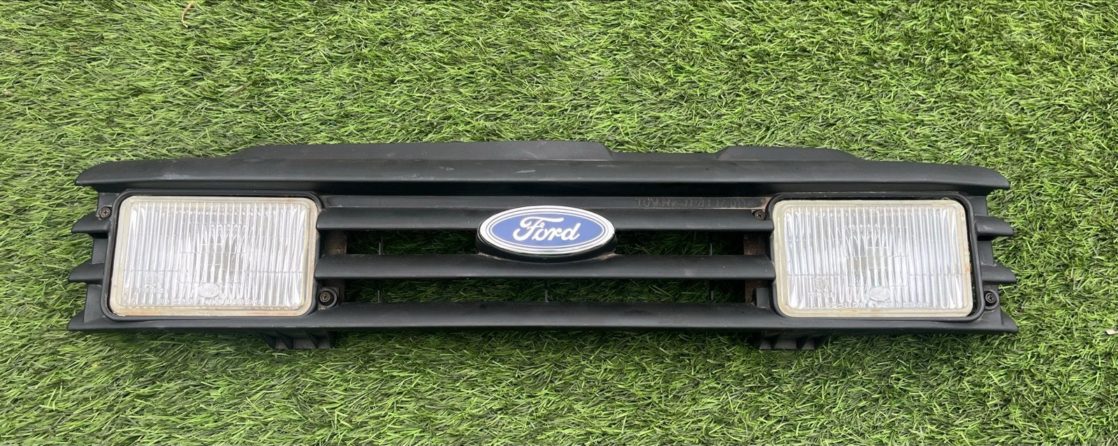 Grill Ford Taunus TC2 / TC3 met Hella verstralers, Auto-onderdelen, Verlichting, Ophalen of Verzenden, Gebruikt, Ford