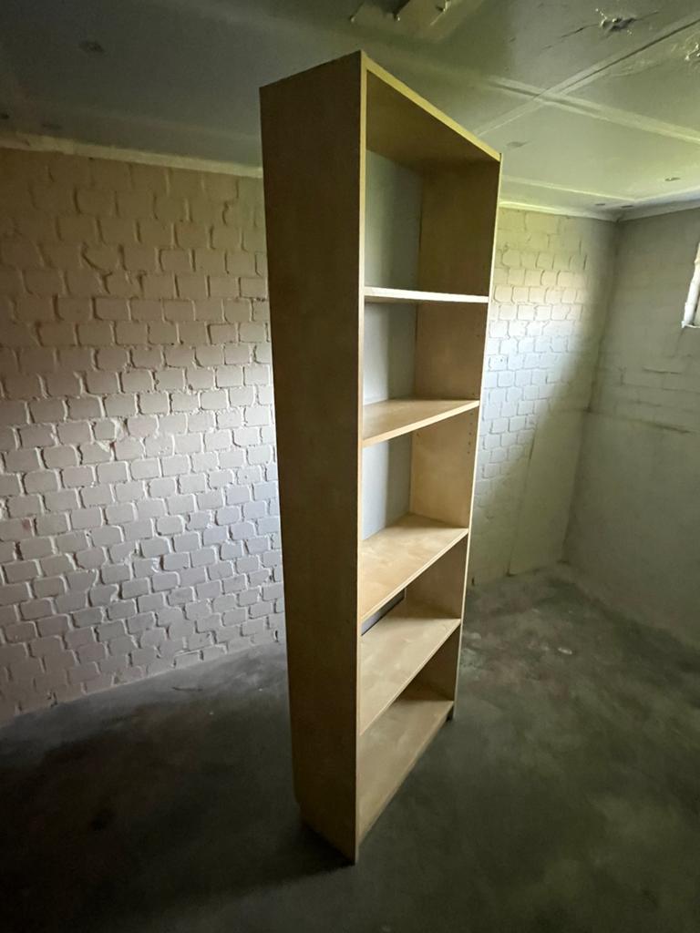 Boekenkast, Ophalen, Zo goed als nieuw