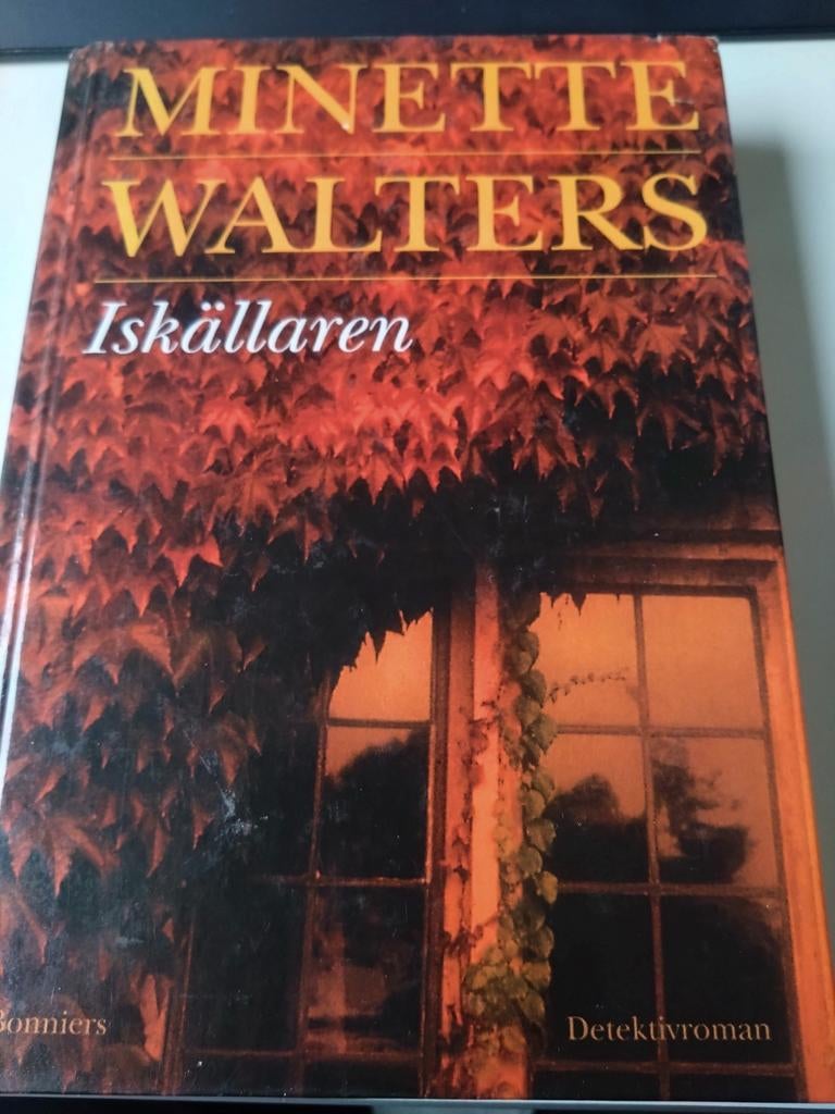 Iskällaren - Minette Walters #svenska/zweeds#, Boeken, Romans, Zo goed als nieuw, Ophalen of Verzenden