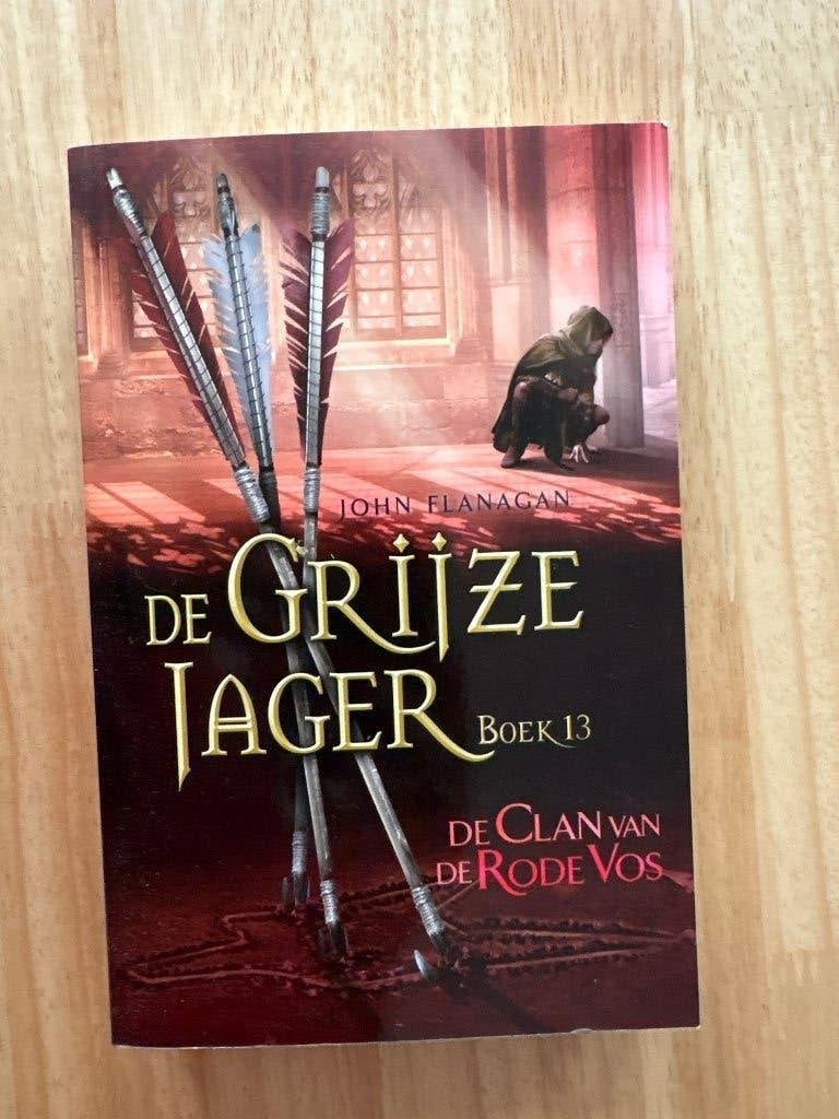 De Grijze Jager | De Clan van de Rode Vos, Ophalen of Verzenden, Gelezen, John Flanagan
