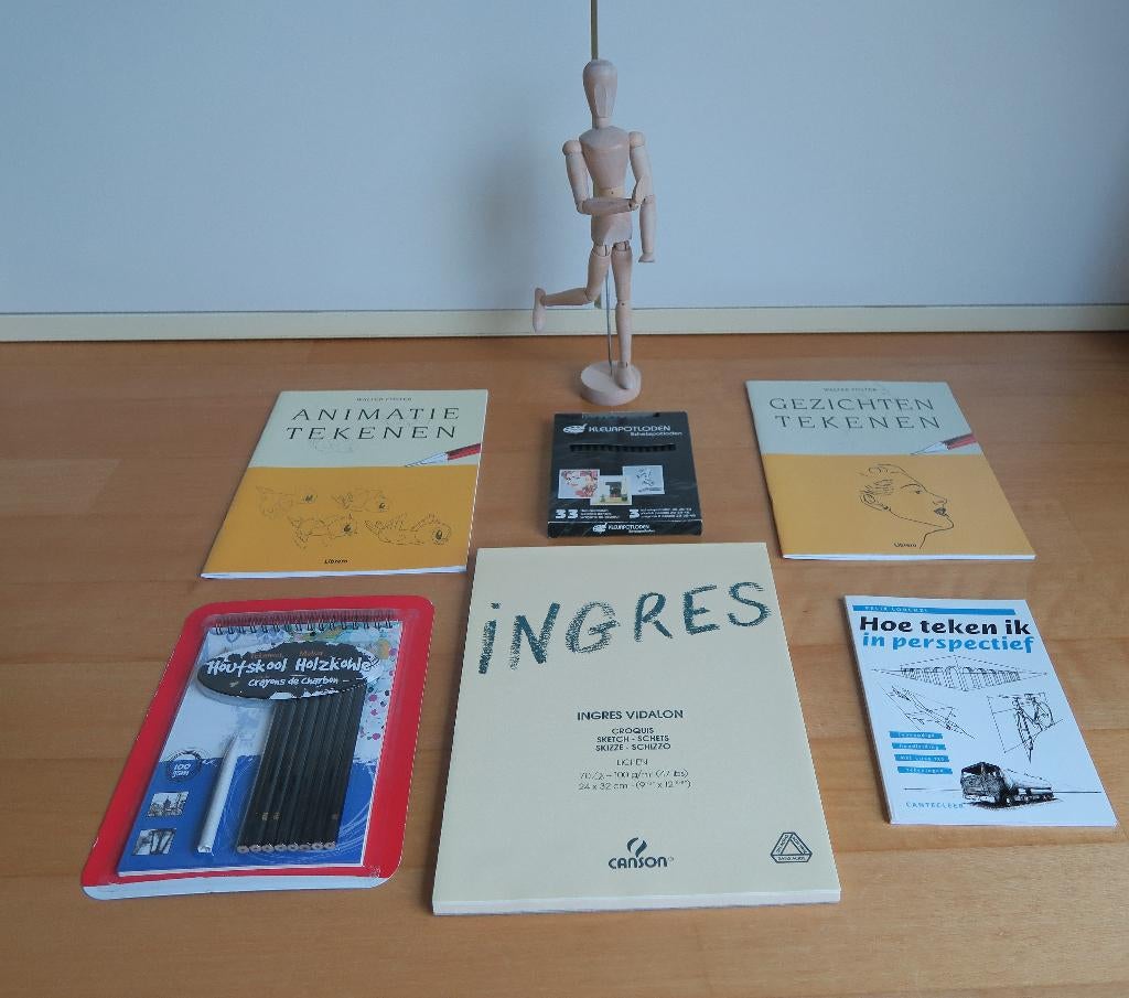 Uitgebreide set tekenen van modellen met oa een modelpop, Hobby en Vrije tijd, Tekenen, Ophalen of Verzenden, Nieuw, Overige typen