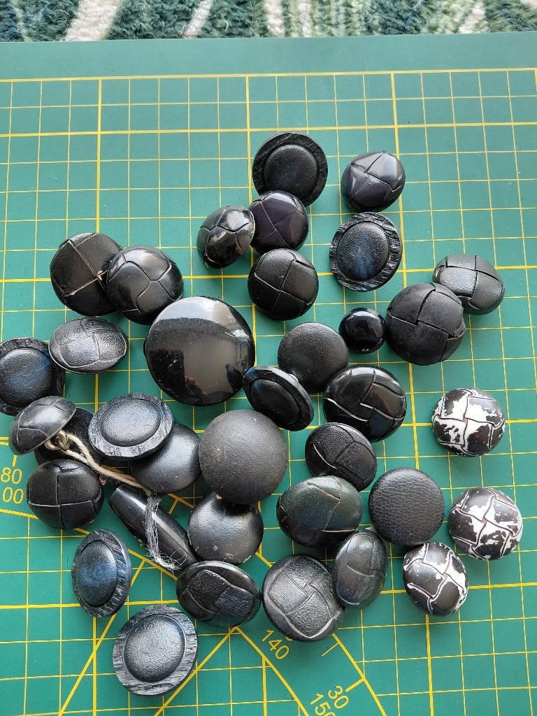 Setje jas knopen tinten zwart, Ophalen of Verzenden, Gebruikt, Knoop of Knopen