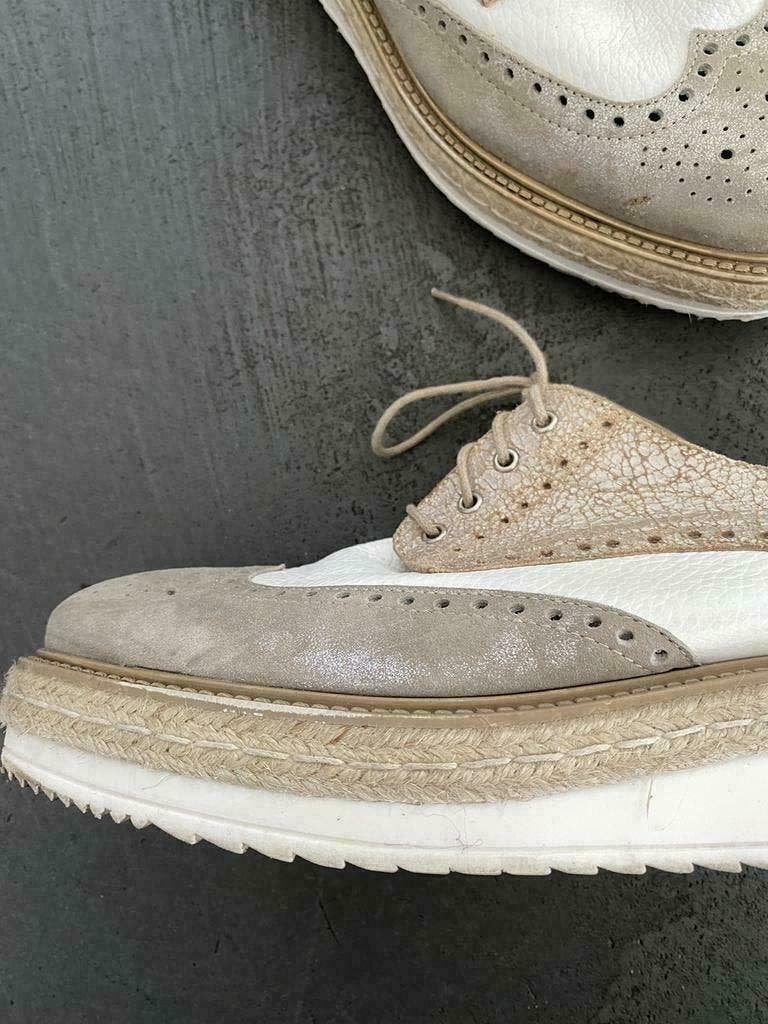 F888 Peperosa: maat 41 veterschoen schoenen lage hak sneaker, Kleding | Dames, Schoenen, Peperosa, Beige, Ophalen of Verzenden