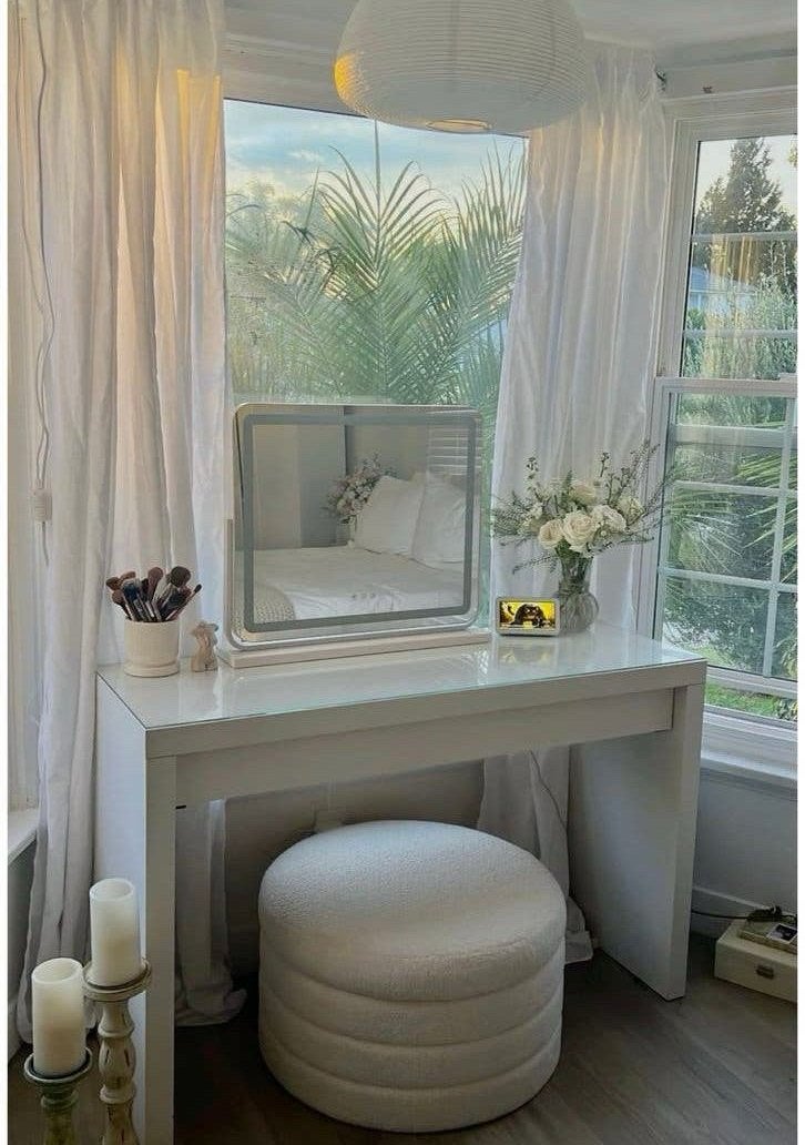 IKEA MALM Toilettafel/Makeup Tafel wit + UPPDATERA, Huis en Inrichting, Ophalen, 100 tot 150 cm, Modern, Scandinavisch or Minimalistisch