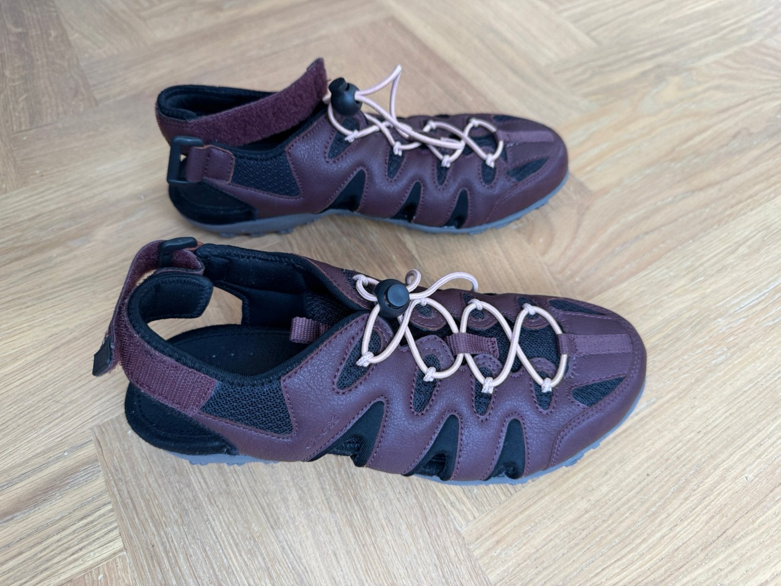 Geox sandalen mt 39, Ophalen of Verzenden, Zo goed als nieuw