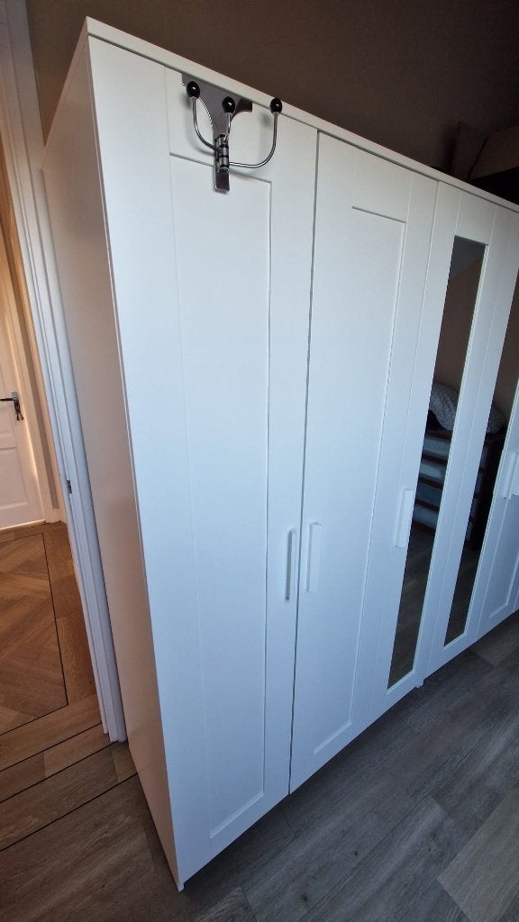 IKEA BRIMNES 3-door wardrobe - perfect conditions, Ophalen, Met deur(en), Overige materialen, 100 tot 150 cm